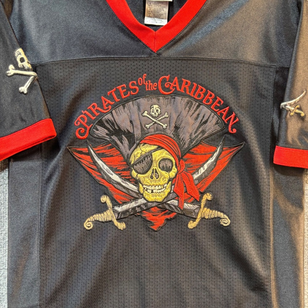 Disneyland Pirates of the Caribbean Captain Jack 67 Jersey Youth Large Black Red